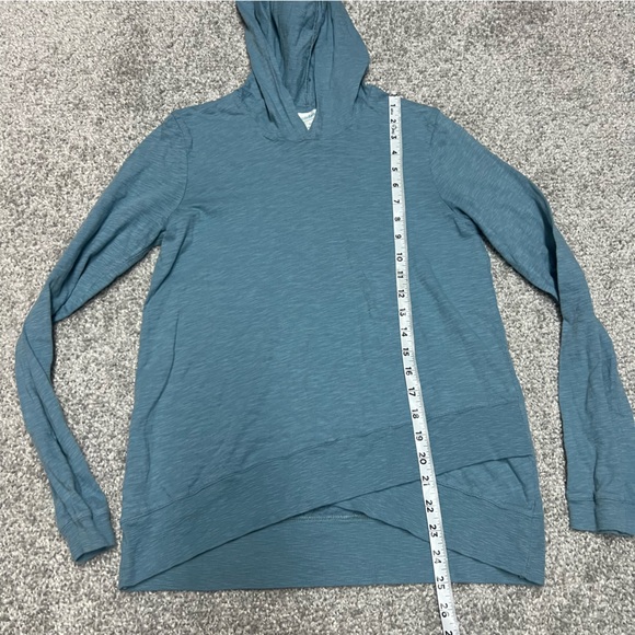 Sundance Shirt Womens XS Blue Hooded Long Sleeve Cotton Cross Hem Pullover - Picture 2 of 6